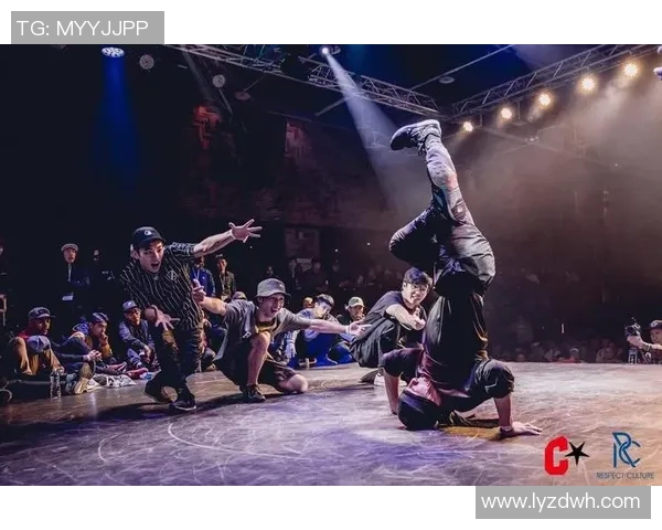 成都攀岩队在世界街舞大赛中以69分稳居积分榜首位